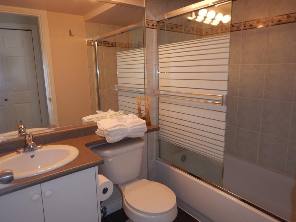 Clean Quiet Comfortable suite; Coquitlam Center Kamer foto